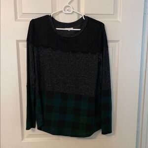 Maurices Black and Green Crew Neck Sweater with Color-Block Design